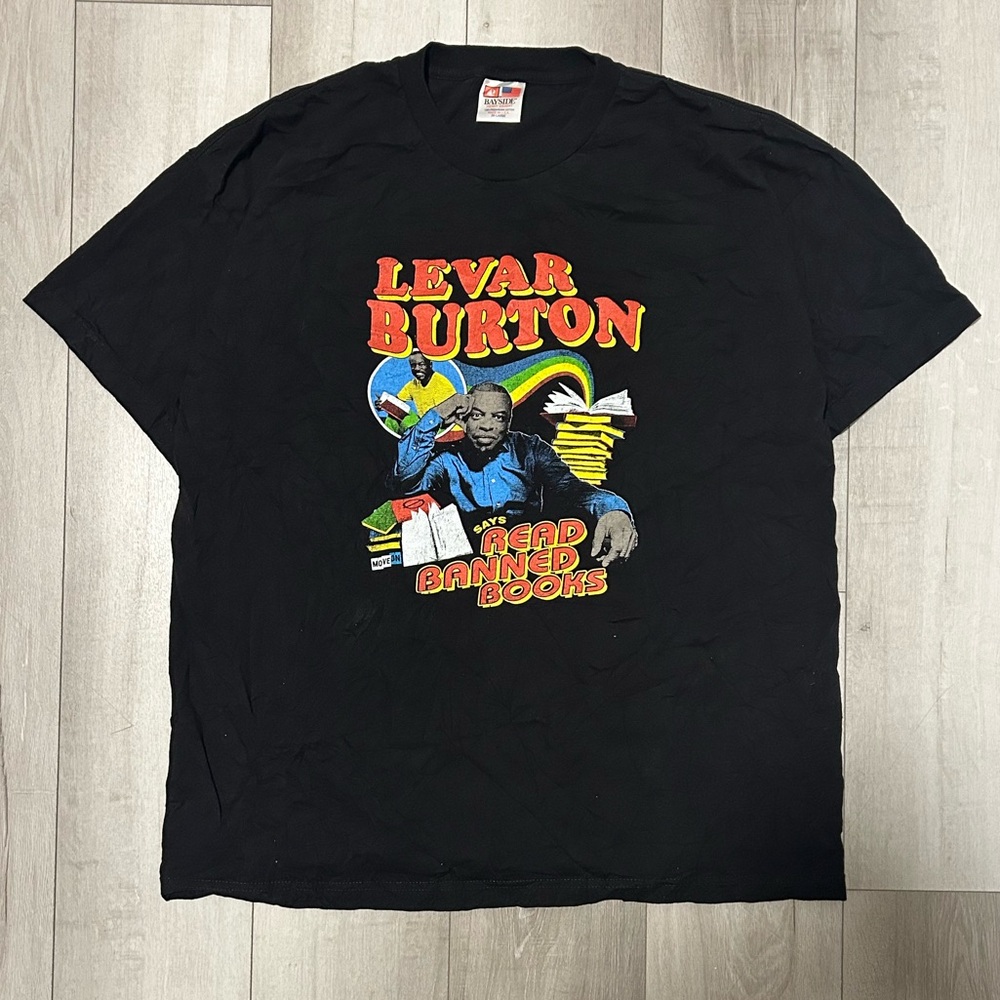 Vintage LeVar Burton Read Banned Books Black Graphic T-Shirt Made In Usa